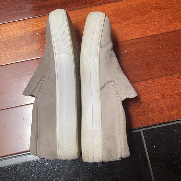 Steve Madden 8.5 Slip Ons - Picture 5 of 5